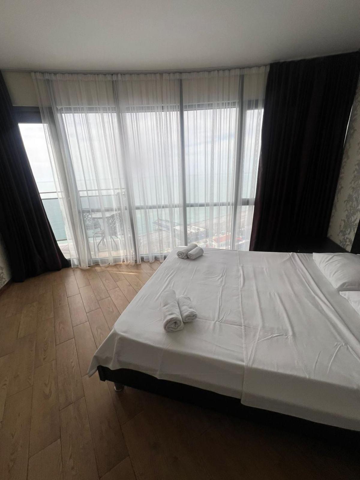 Seaview Panoramic Apartments Orbi Sea Towers Batumi バトゥーミ エクステリア 写真